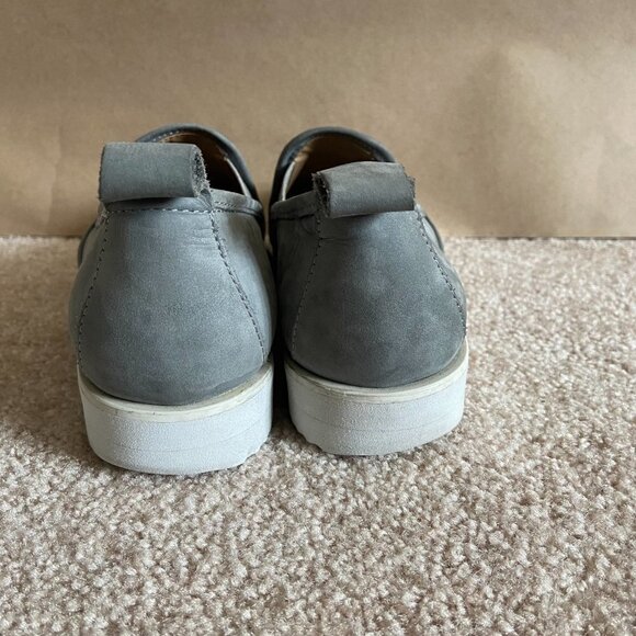Everlane Grey Nubuck Street Flat Size 5 1/2 - Picture 5 of 8